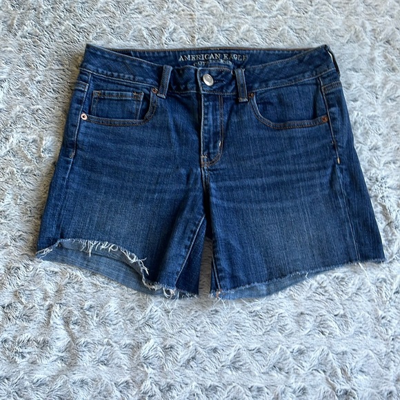 American Eagle Outfitters Pants - 🚨TEMP PRICE DROP FOR CCO🚨American Eagle midi denim frayed hem shorts